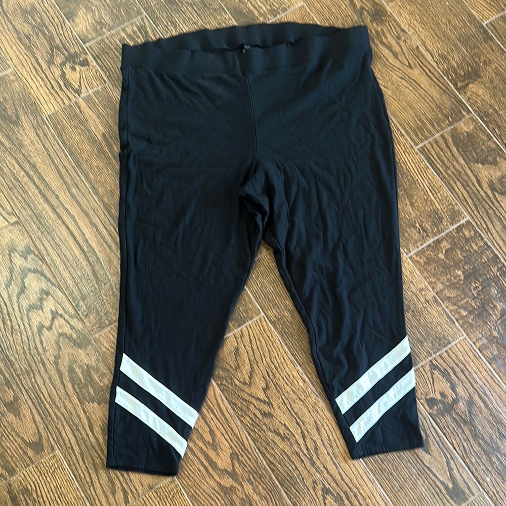 PLUS SIZE: TORRID. Black Leggings with White Stripes